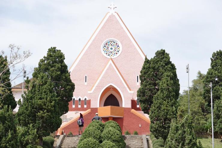 โบสถ์สีชมพู Domaine de Marie