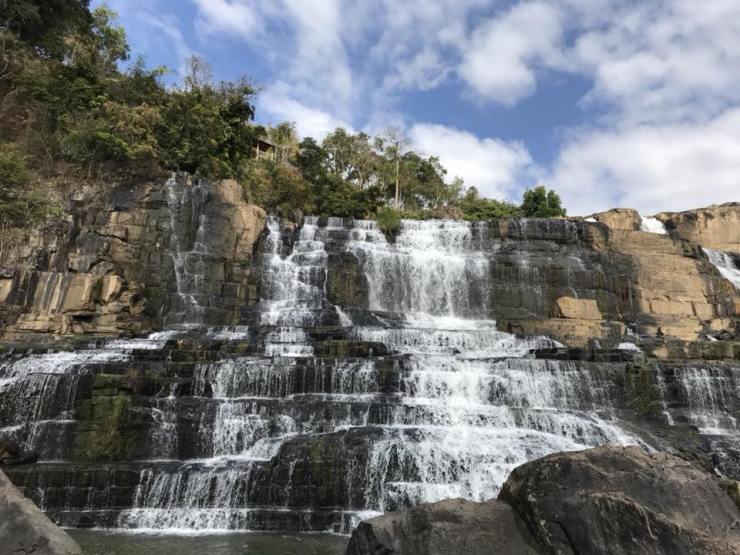 นำ้ตกพองกัว